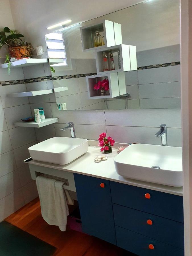 Deux Chambres Et Deux Salles De Bain Dans La Maison De Michelle L'Amirade Grande Anse  エクステリア 写真